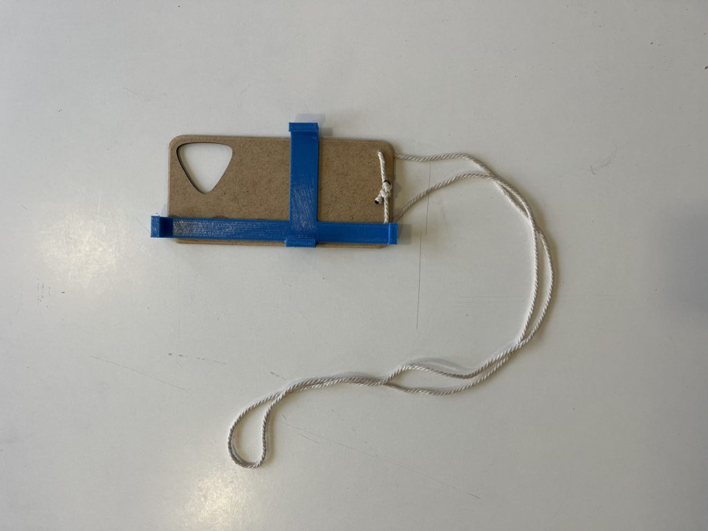 Coque de téléphone avec ficelle